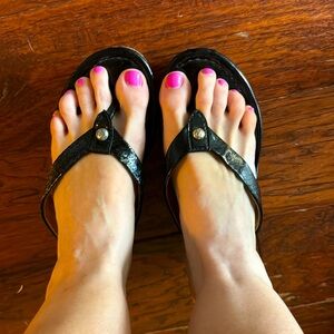 Coach black leather flip flop shoes sandles size 7 women’s